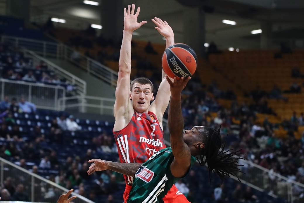 Duško Ivanović sklonio Nemanju Nedovića