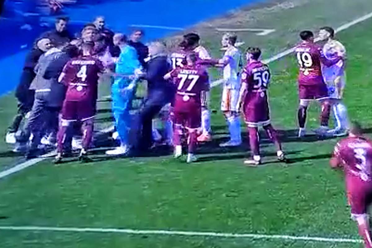 Tuča Ivan Ilić i Vanja Milinković Savić