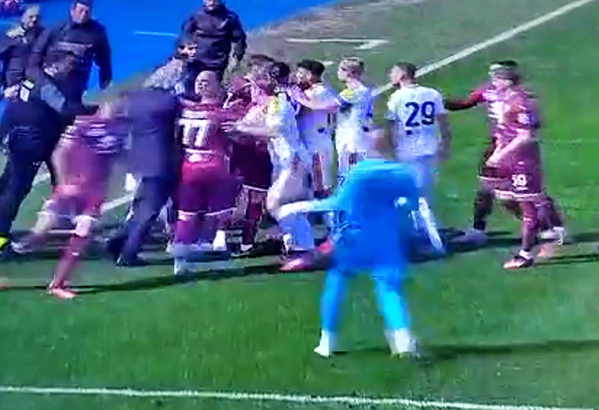 Tuča Ivan Ilić i Vanja Milinković Savić