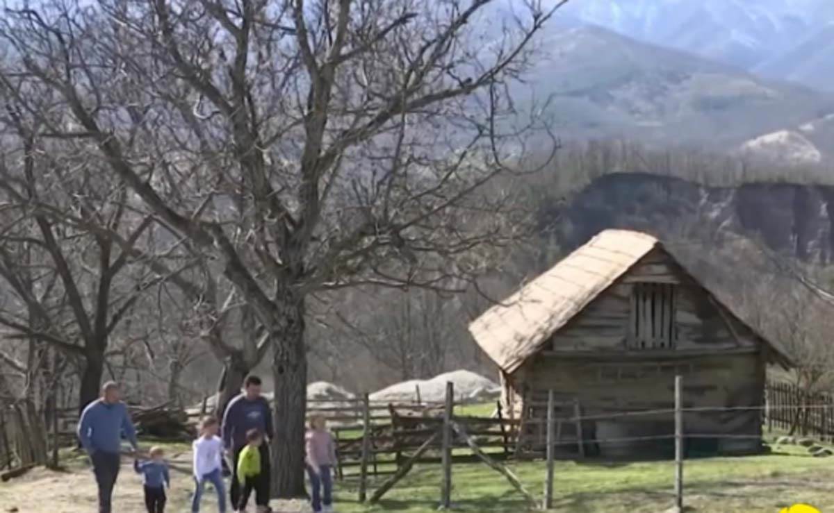 Marija iz Bogutovca ima šestoro dece