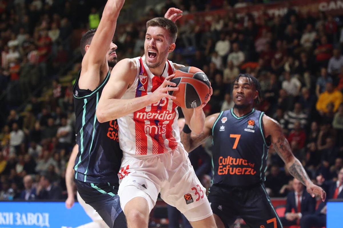 Crvena zvezda pobedila Valensiju pomogla i Partizanu