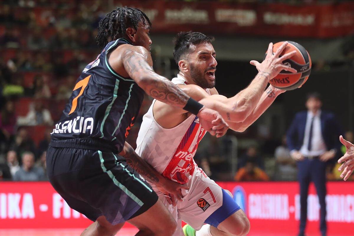 Crvena zvezda pobedila Valensiju pomogla i Partizanu