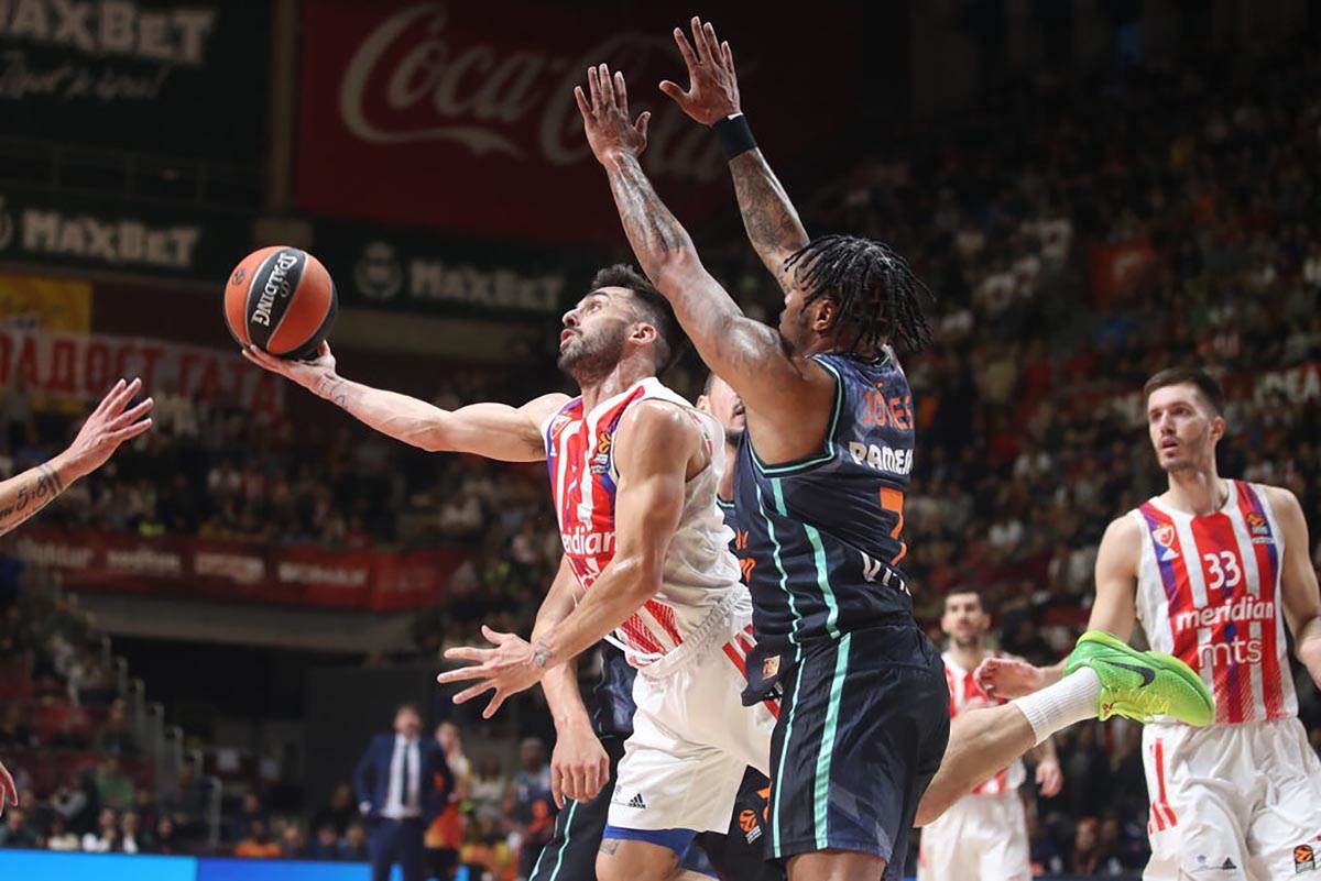 Crvena zvezda pobedila Valensiju pomogla i Partizanu