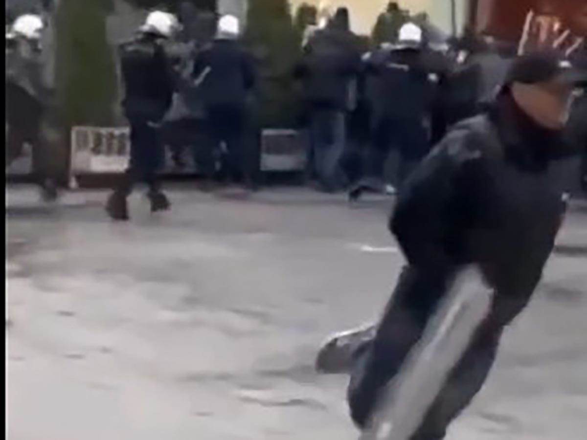 ŽESTOKA TUČA NAVIJAČA U NOVOM SADU (5).jpg