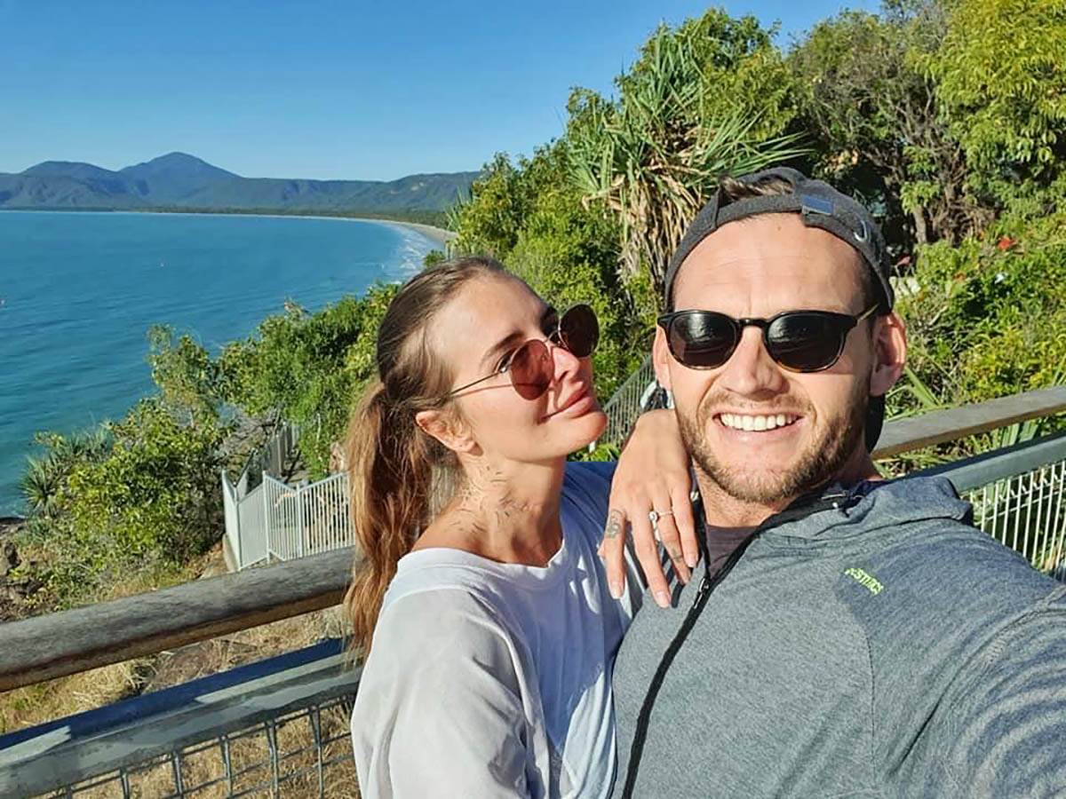 Evelin Miler žena sa dve vagine (4).jpg