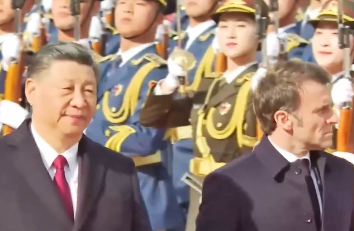 Makron Si Djinping (5).png