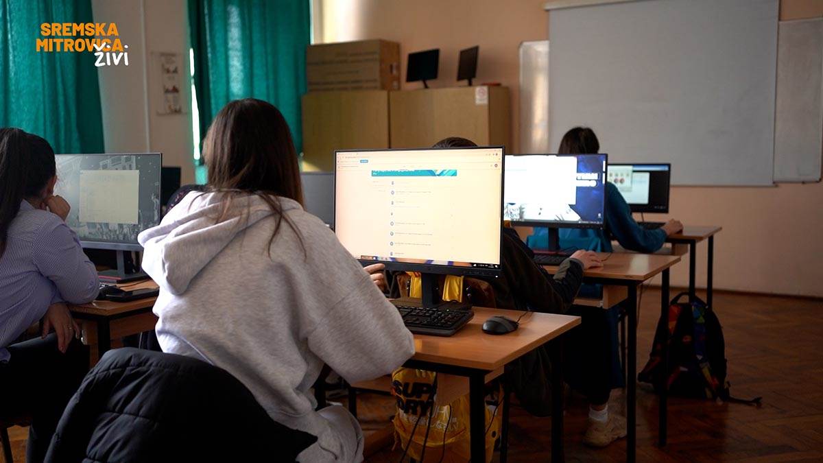 - 16x9.00_00_48_08.Still018.jpg