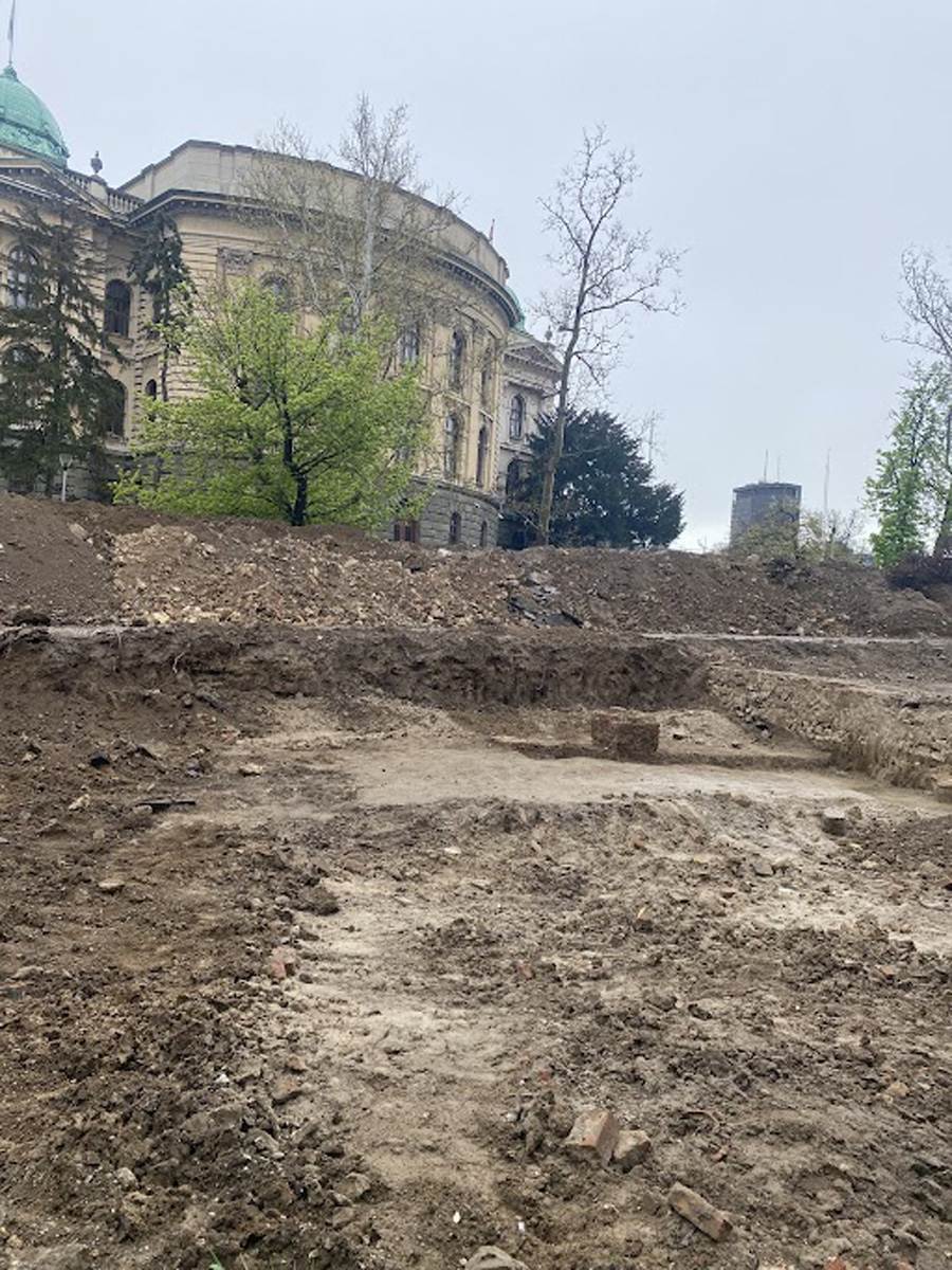 Arheološko nalazište (4).jpg