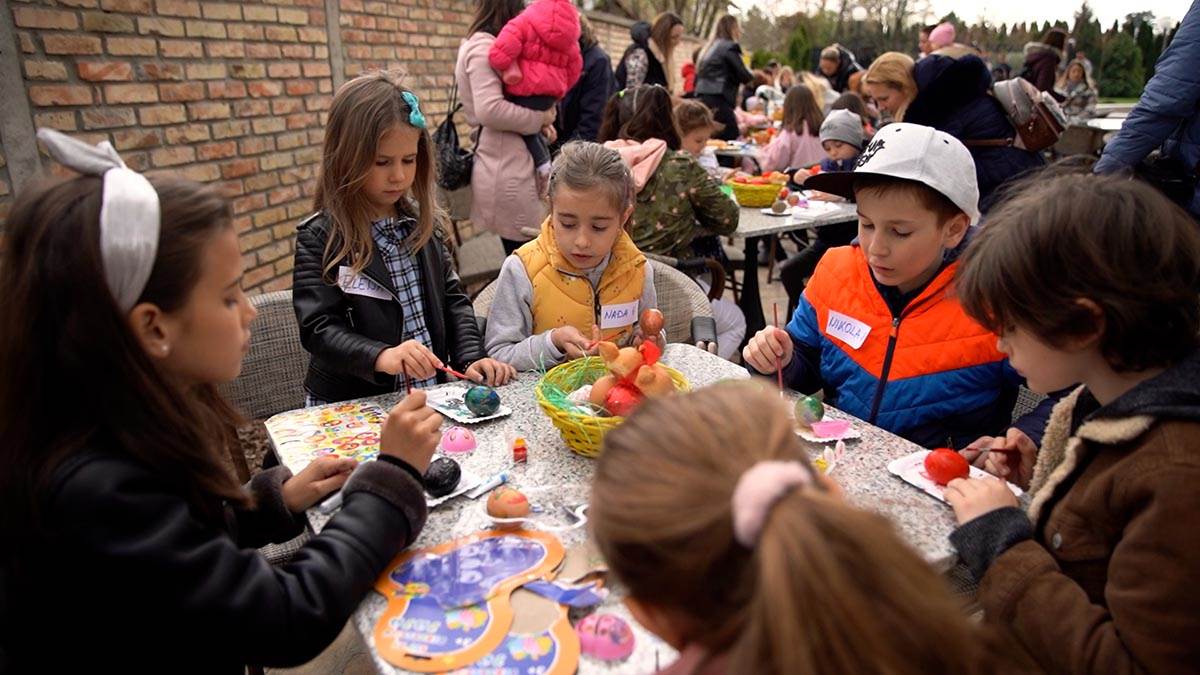 - 16x9.00_00_14_20.Still029.jpg