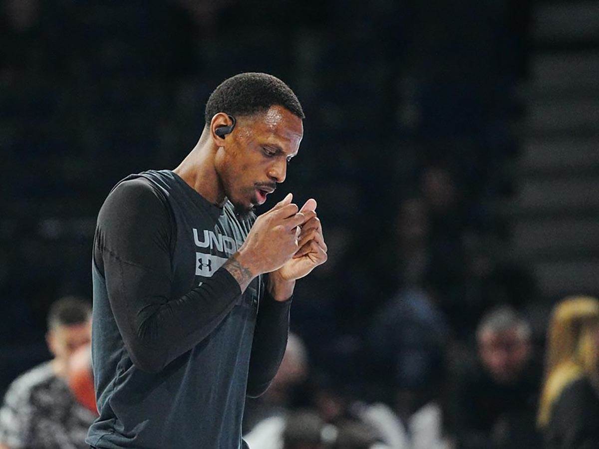 Džejms Naneli da li ostaje u Partizanu navijači ga ubeđuju