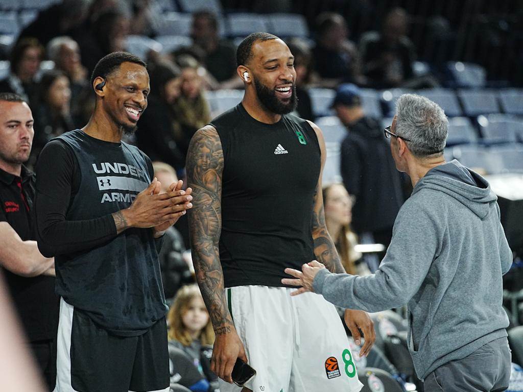 Džejms Naneli da li ostaje u Partizanu navijači ga ubeđuju