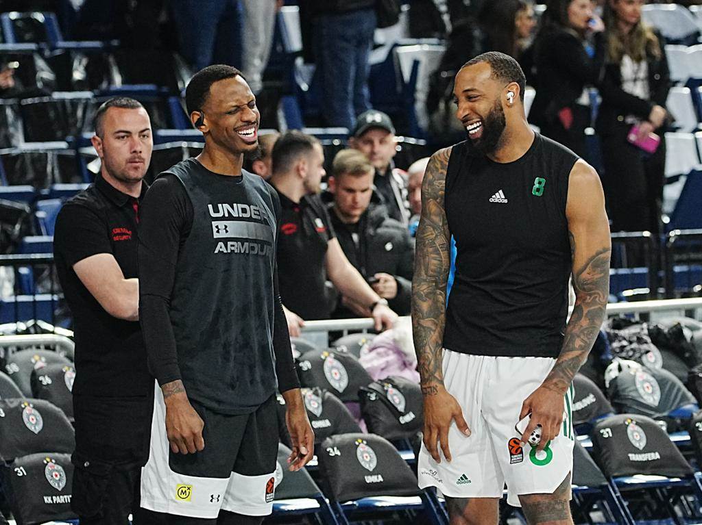 Džejms Naneli da li ostaje u Partizanu navijači ga ubeđuju