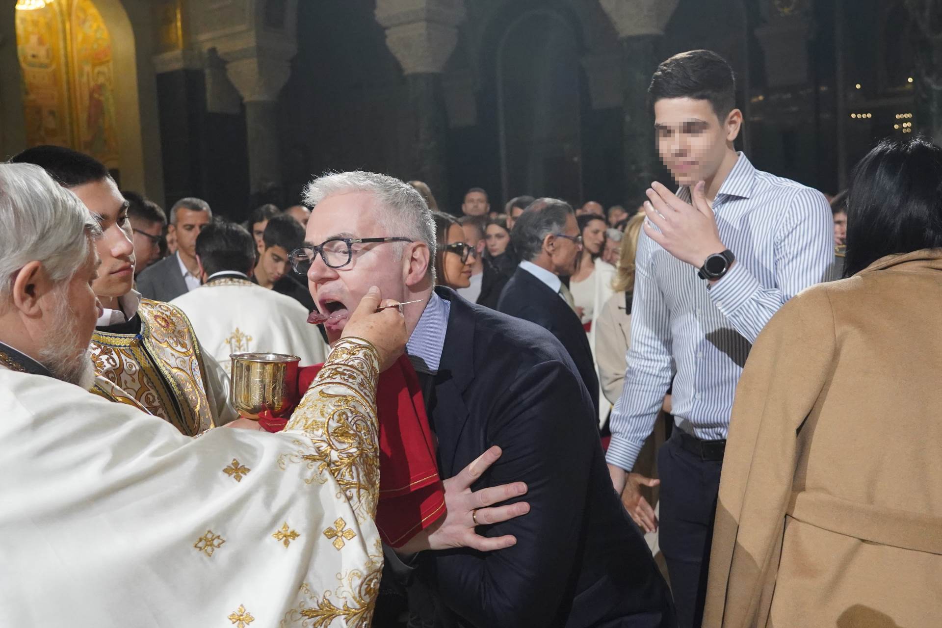 vaskršnja liturgija Hram Svetog Save1.JPG