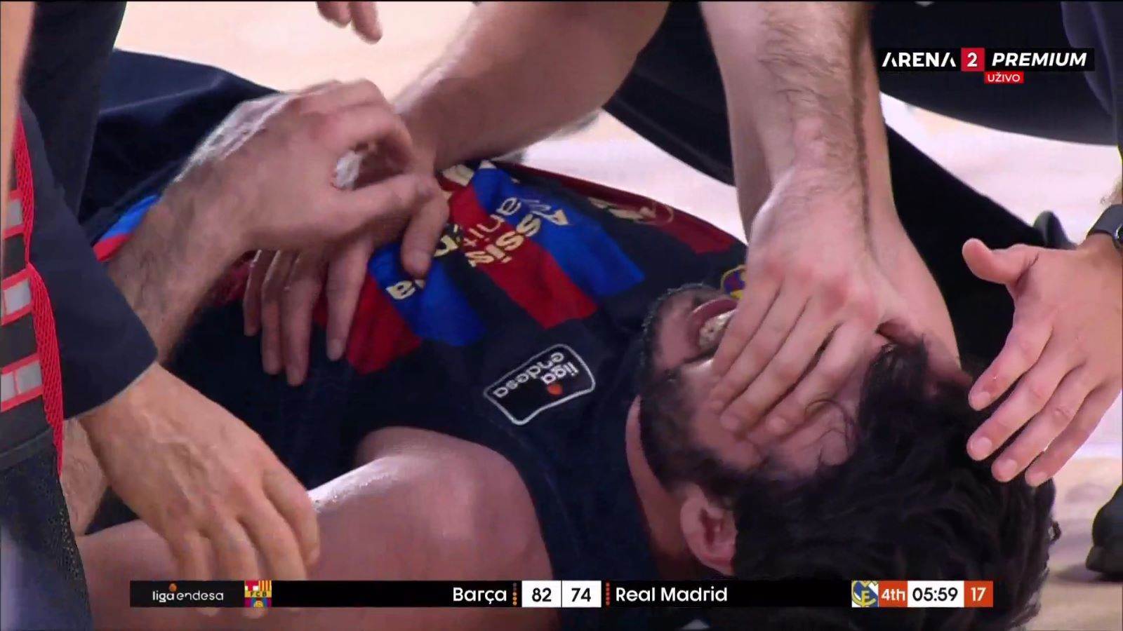 povreda Aleks Abrines na Barselona - Real Madrid (11).jpeg