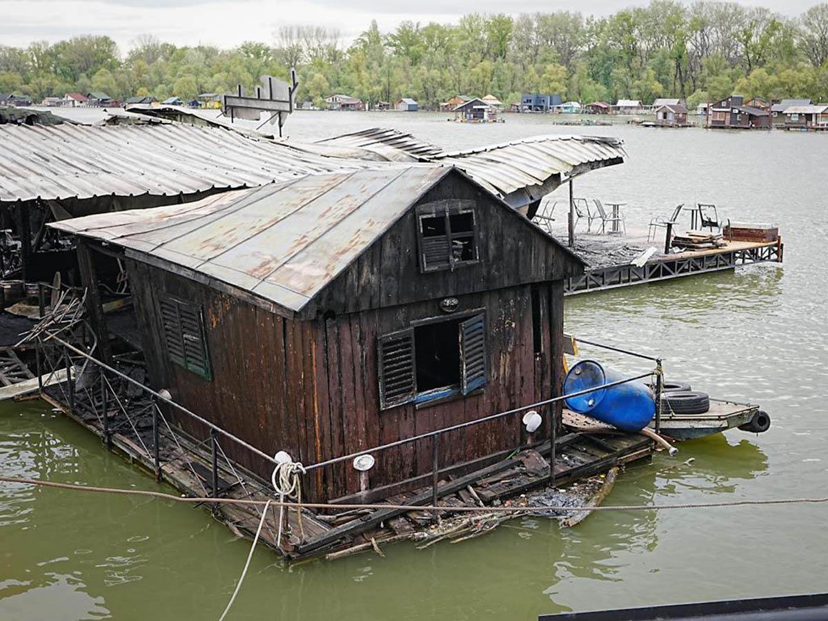 Splav Požar (10).jpg