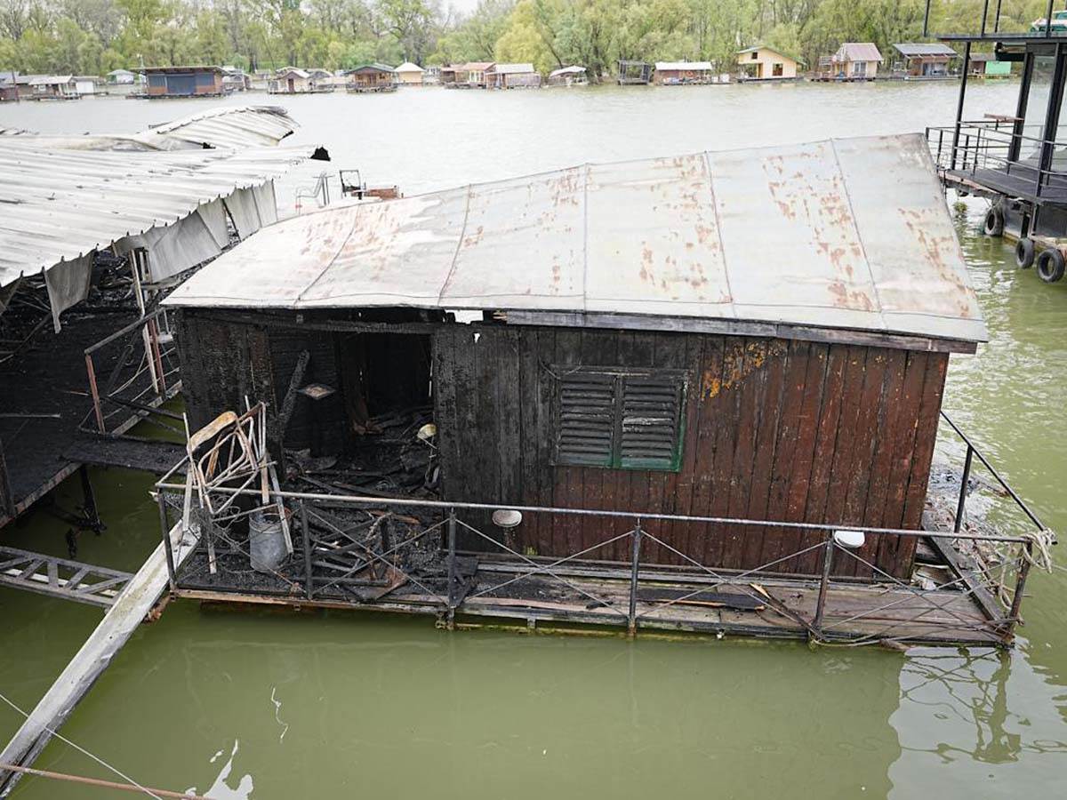 Splav Požar (12).jpg