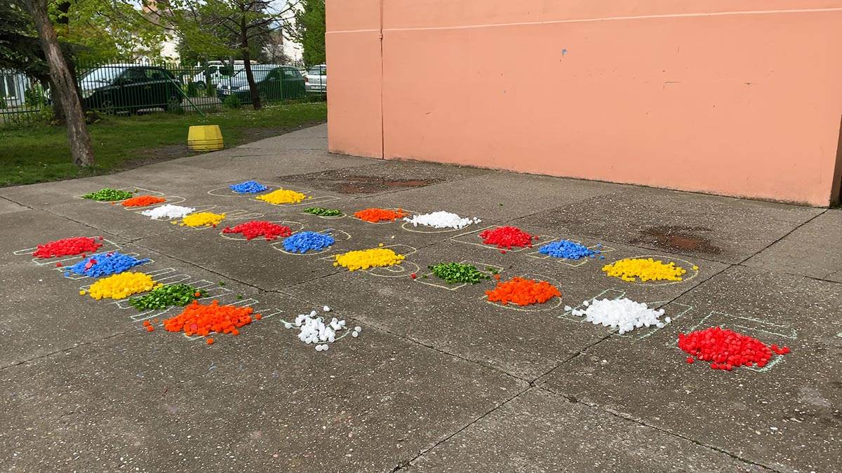 - 16x9.00_00_00_09.Still025.jpg