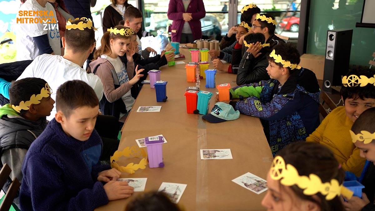 - 16x9.00_00_23_01.Still028.jpg