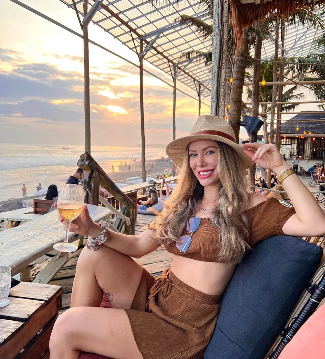 Dejvid Hej nova devojka Mihaela Jovanović iz Jagodine