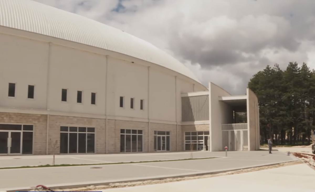 Stadion Cetinje (2).jpg