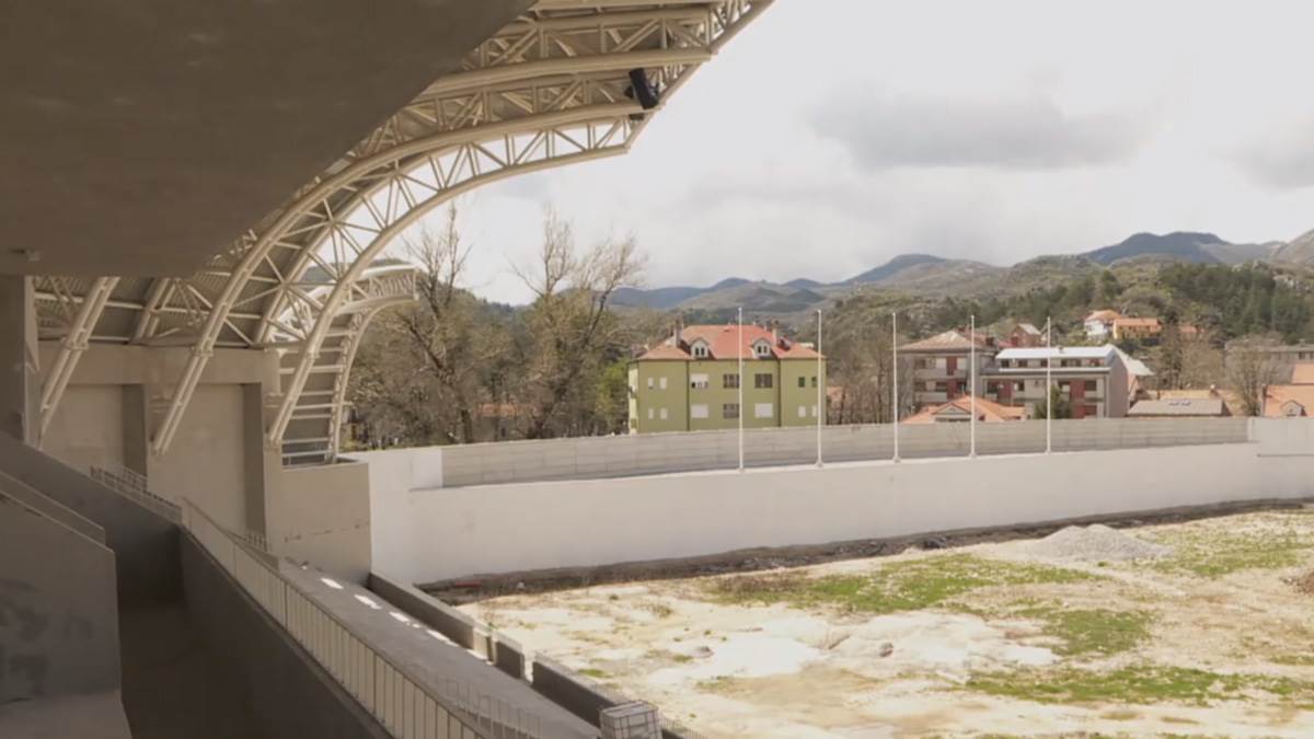 Stadion Cetinje (8).jpg