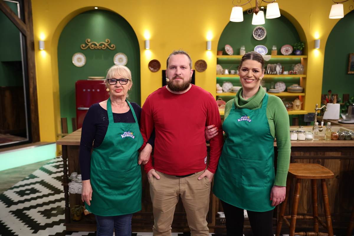 Majke i snajke  (1).jpg