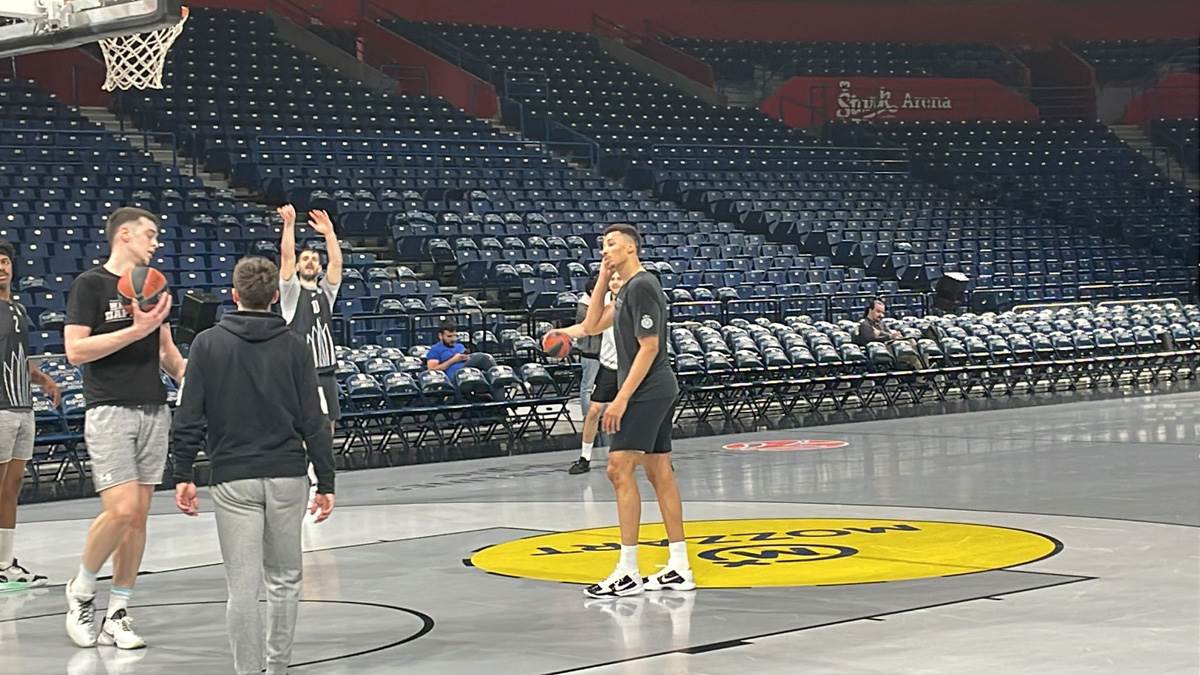 Španci tvrde da Egzum glumi povredu