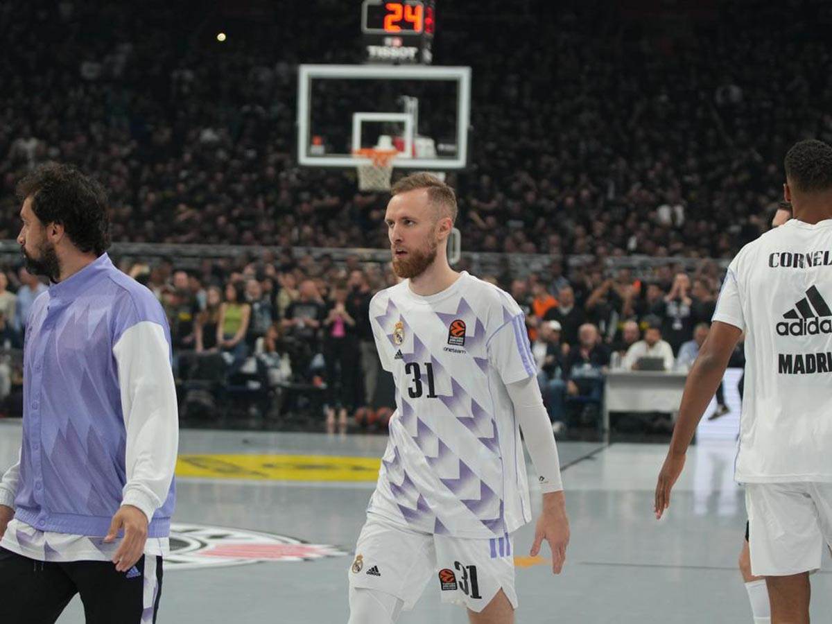 Grobari dočekali Marija Hezonju zvižducima