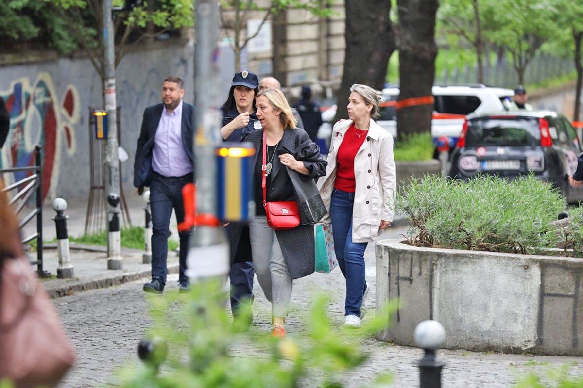 Vračar pucnjava u školi (36).jpg