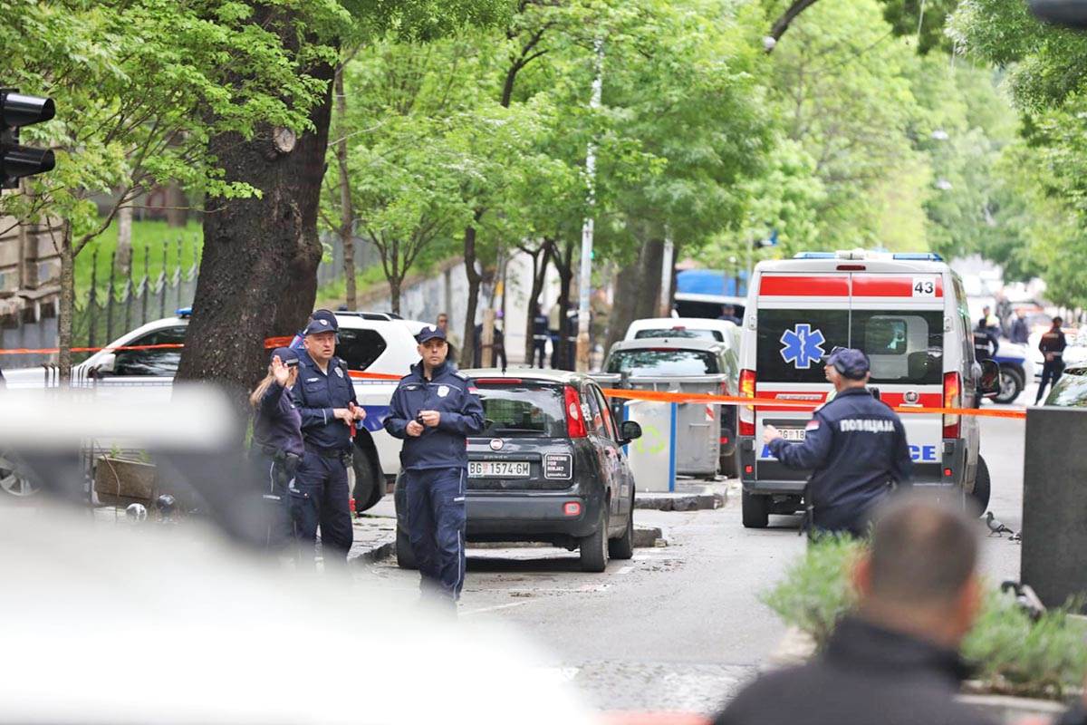 Vračar pucnjava u školi (38).jpg