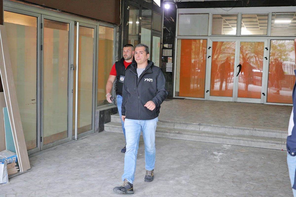 Oglasio se otac ubijene devojčice u masakru u školi Vladislav Ribnikar