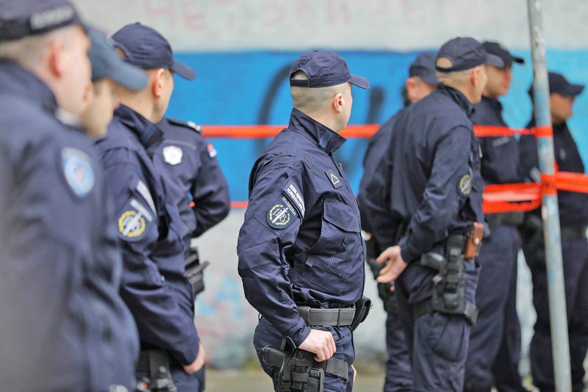 Oglasio se otac ubijene devojčice u masakru u školi Vladislav Ribnikar