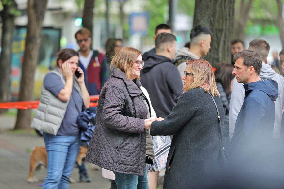 Uviđaj policija pucnjava škola Vračar (15).jpg