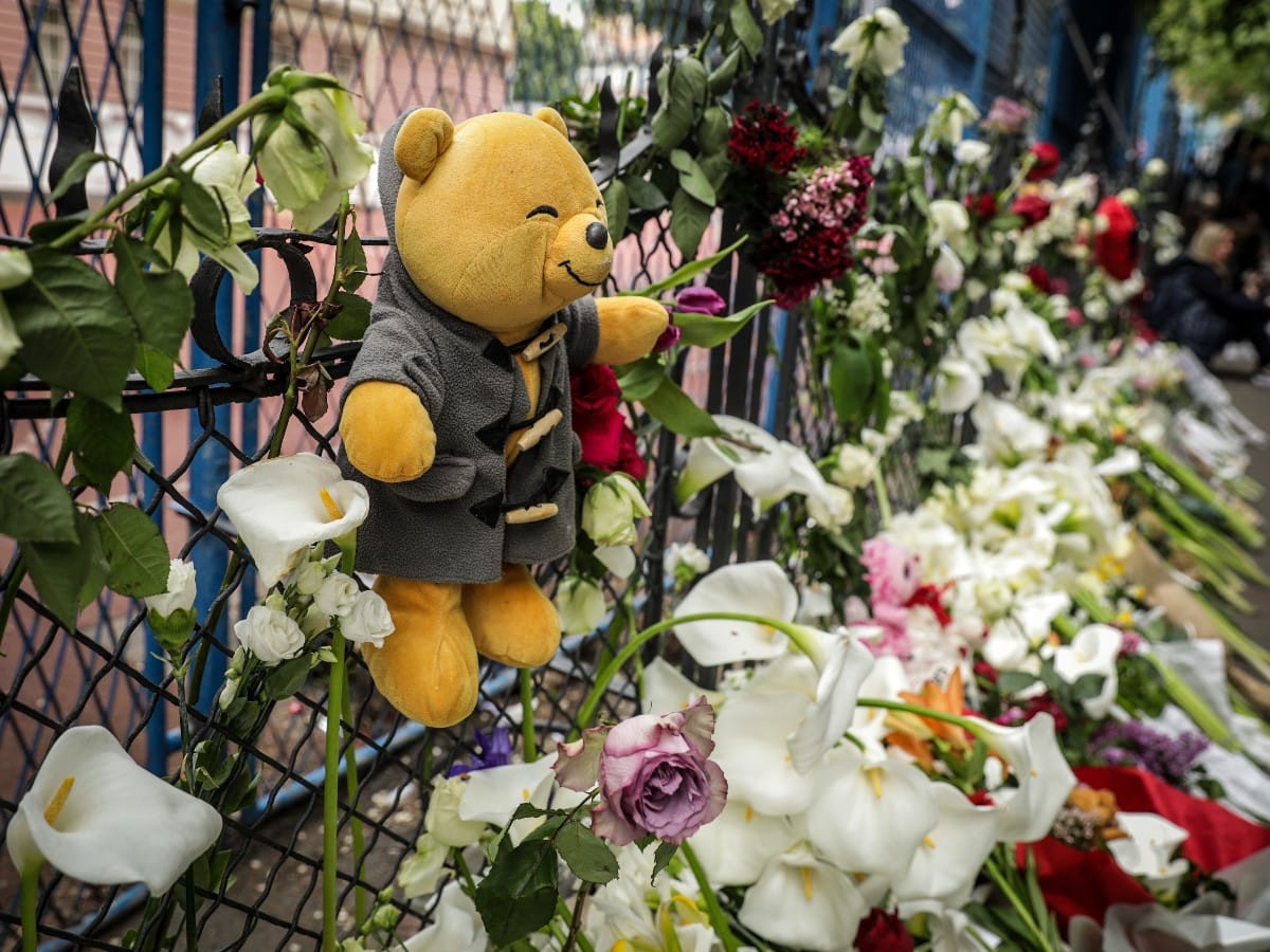 Stanje upucane dece i nastavnice 