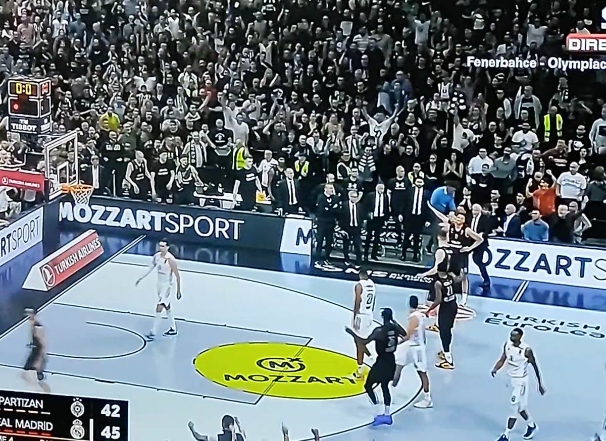 Partizan igrao napad sa sest igraca f.png