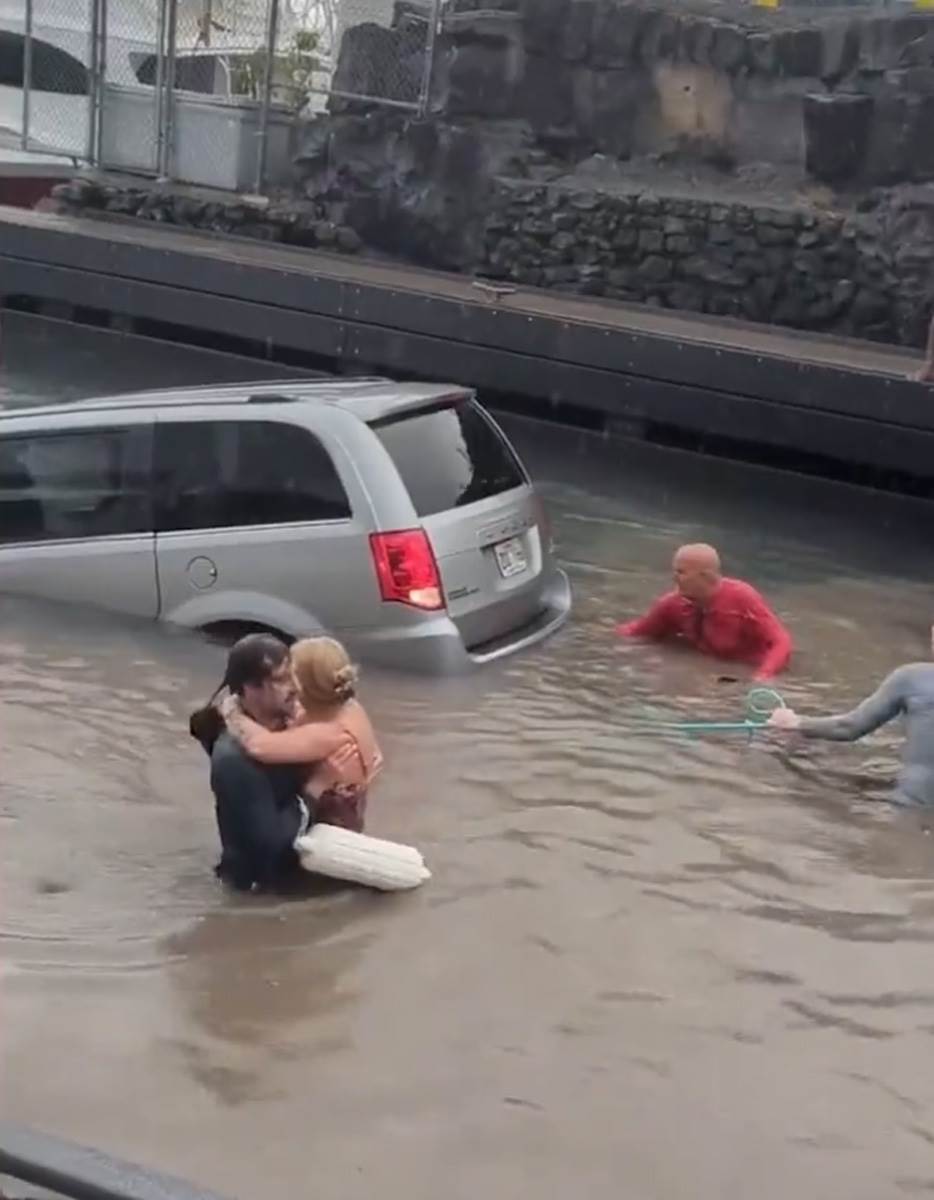 Sletela autom u vodu (8).jpg