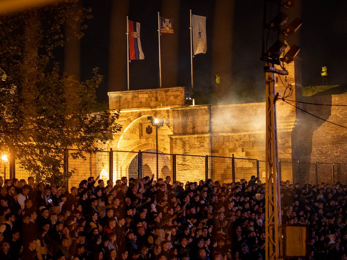 Sarajevski mediji napali Grobare da pevaju četničku pesmu Tamo daleko