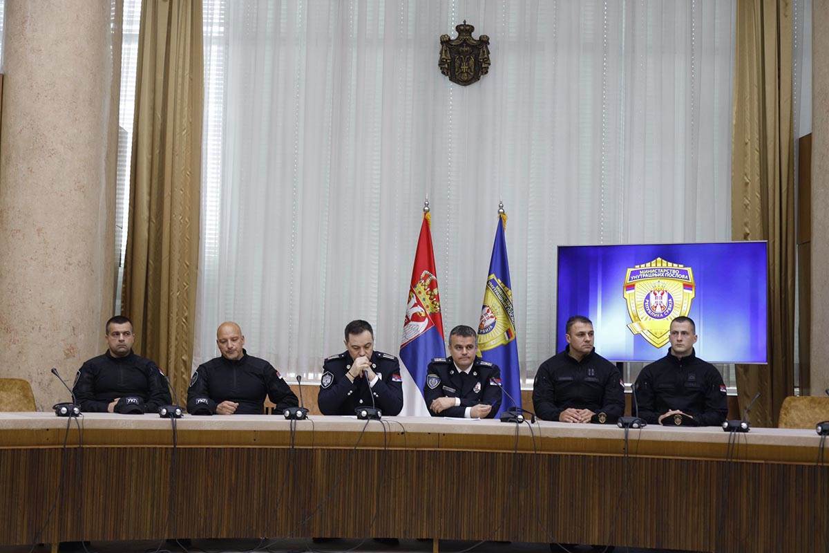 Vanredna konferenciia za medije MUP (9).jpg