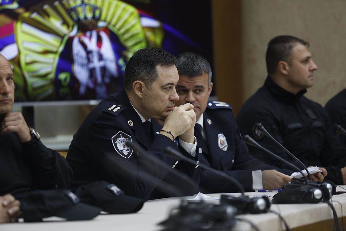 Vanredna konferenciia za medije MUP (12).jpg