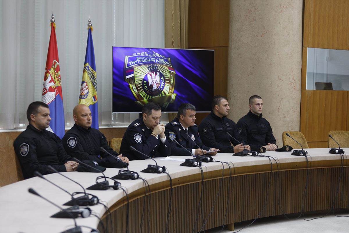 Vanredna konferenciia za medije MUP (13).jpg