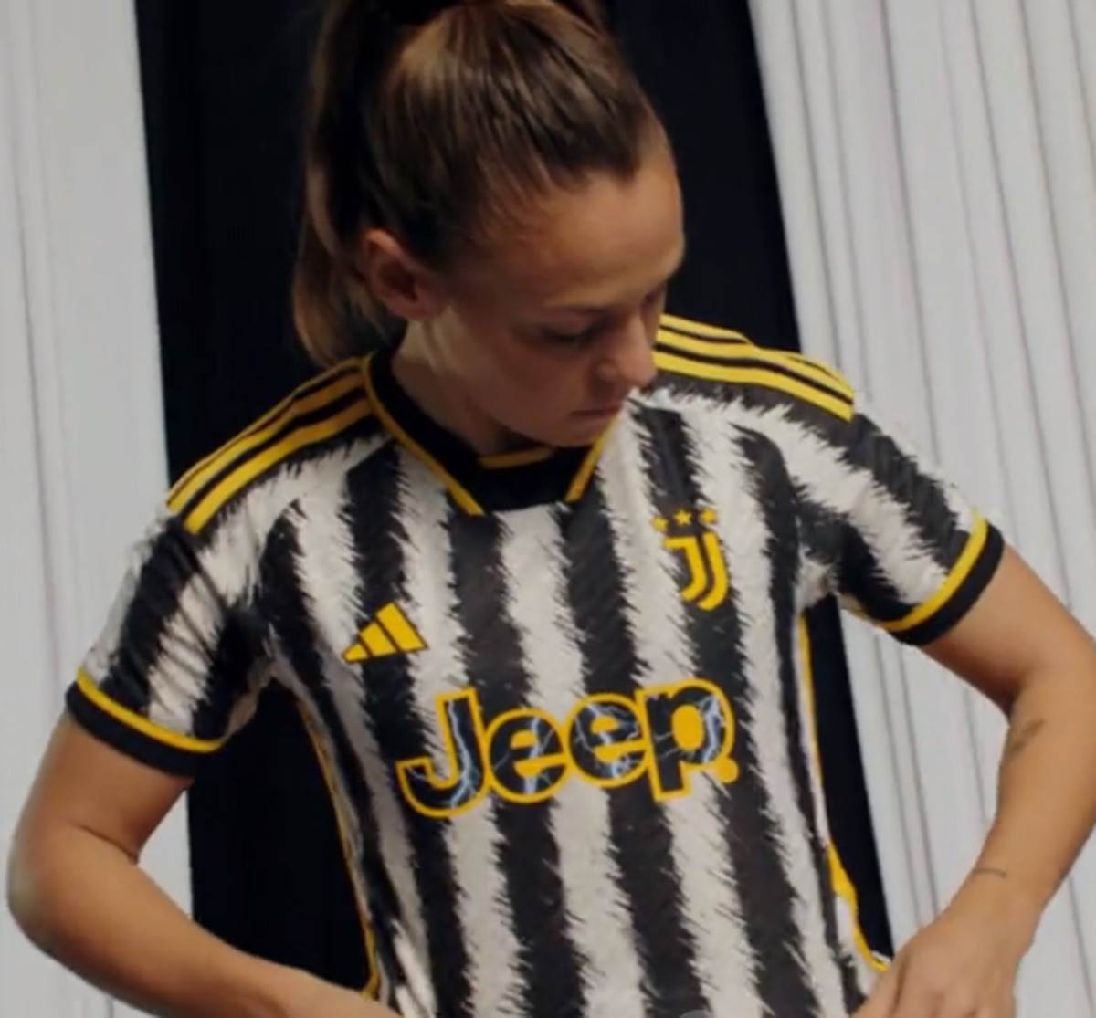 Juventus Dresovi (7).jpg