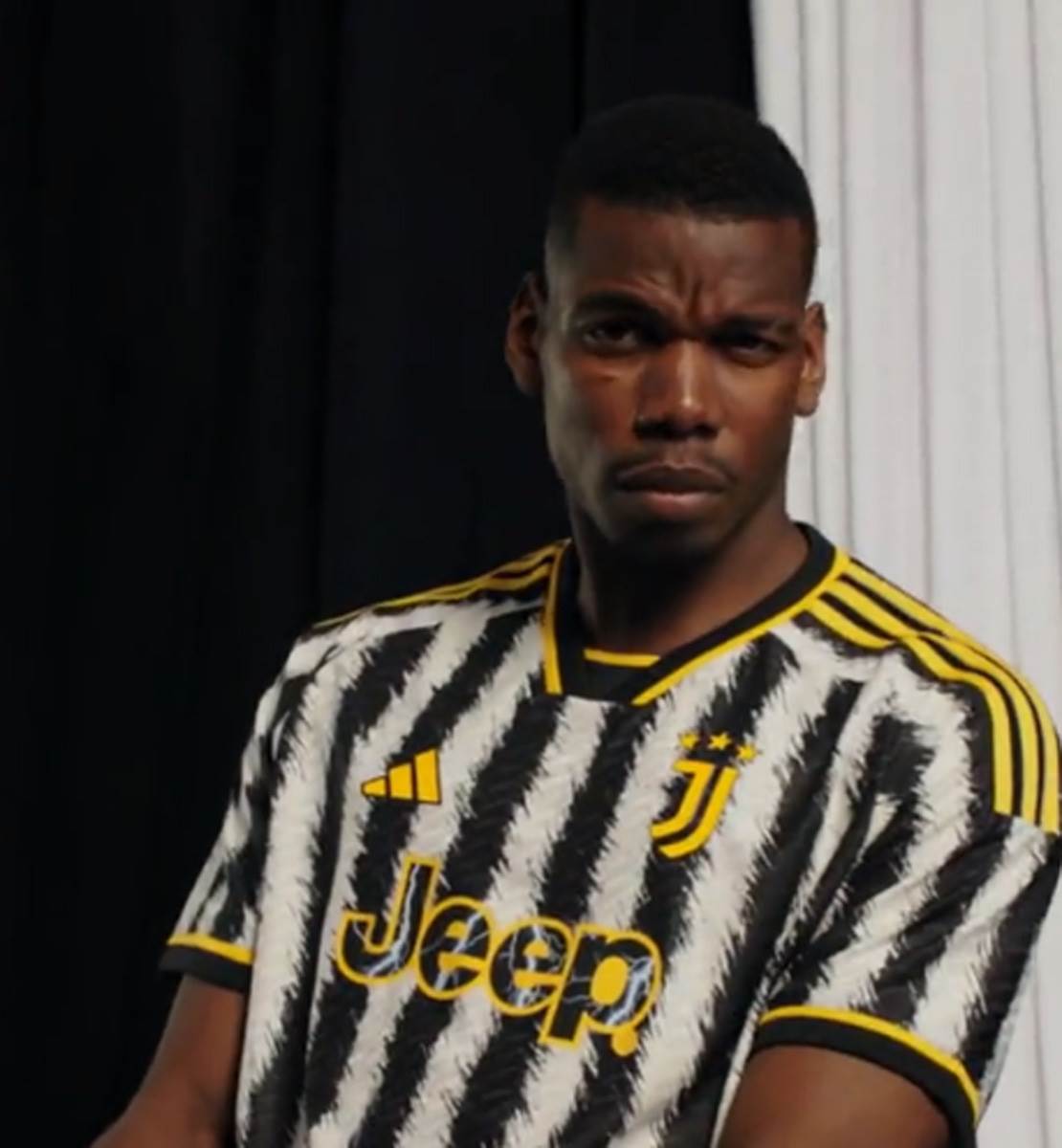 Juventus Dresovi (10).jpg