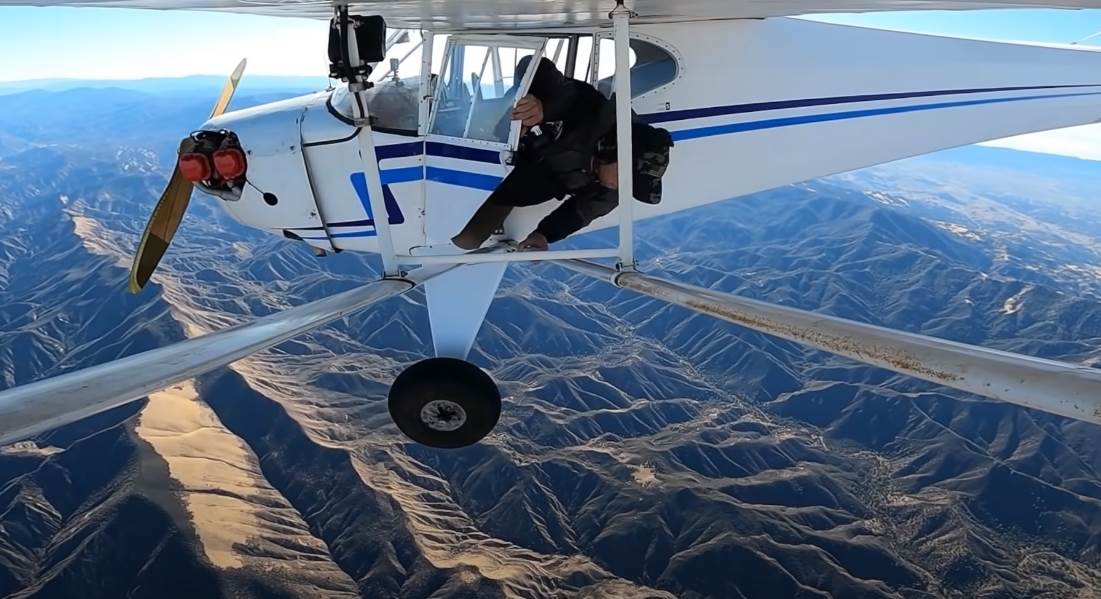 Skok iz Aviona (5).png