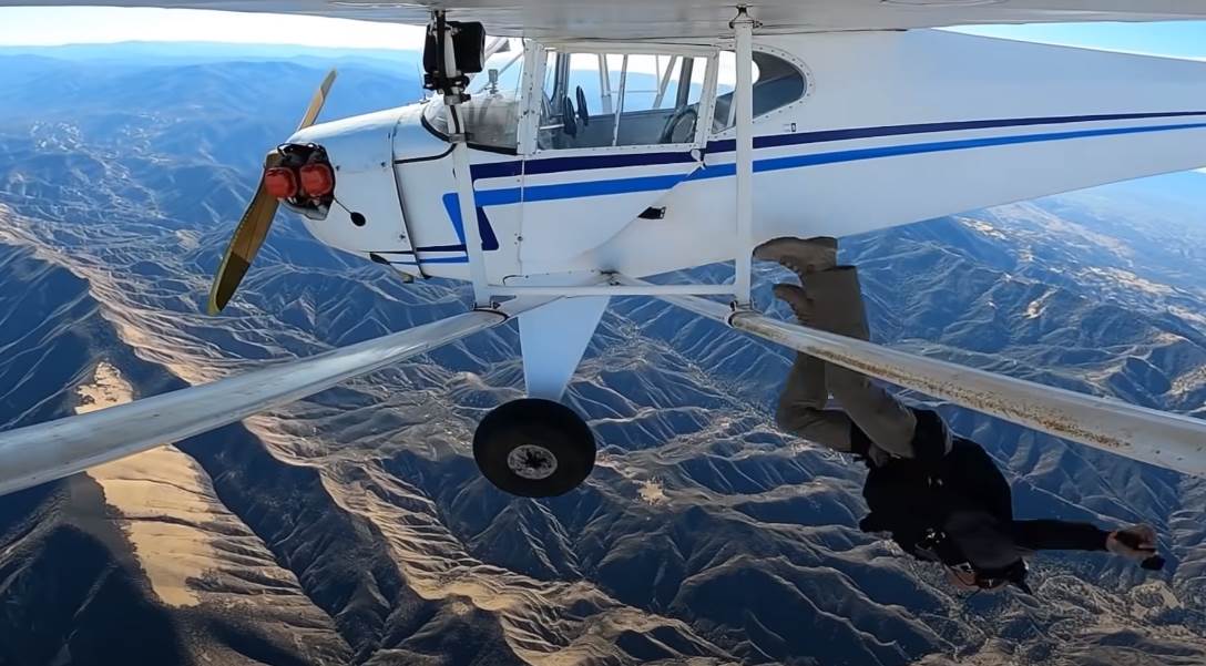 Skok iz Aviona (6).png