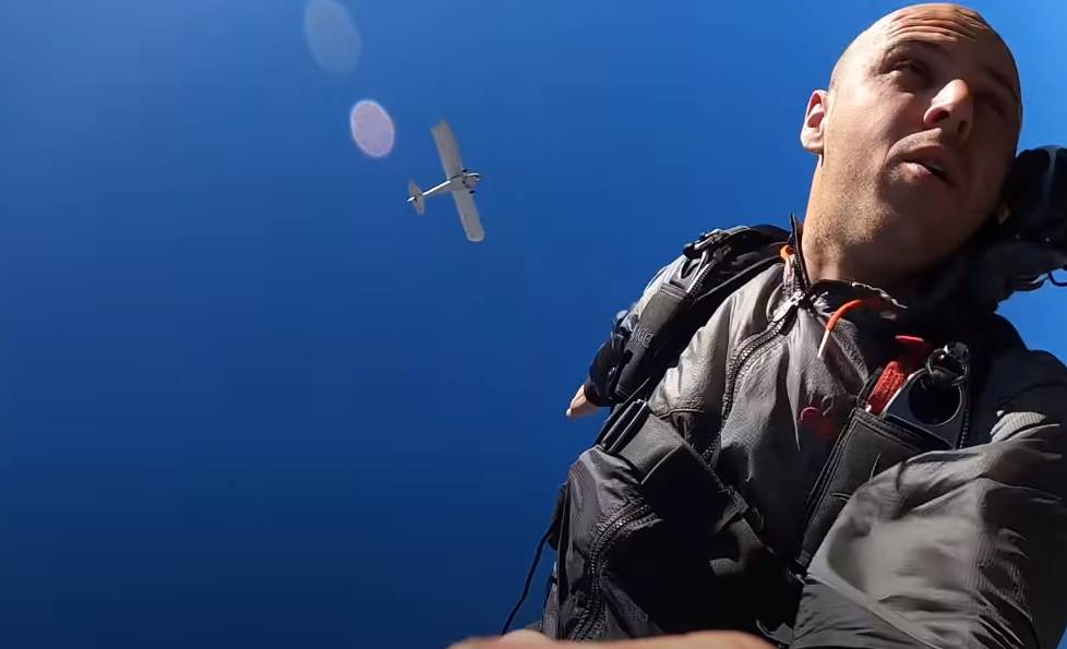 Skok iz Aviona (7).png