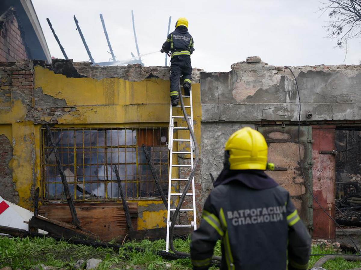 Gašenje požara ispod Pančevačkog mosta (3).jpg