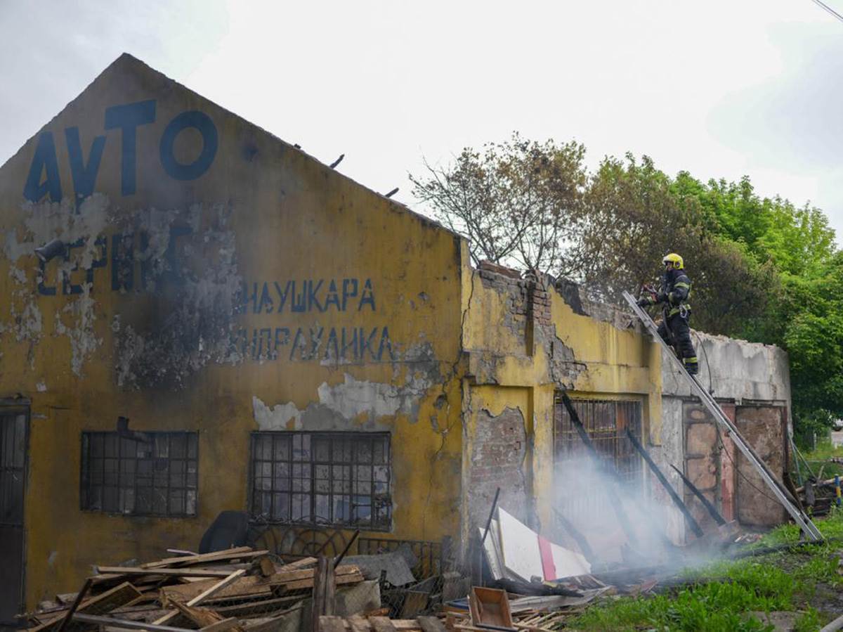 Gašenje požara ispod Pančevačkog mosta (7).jpg