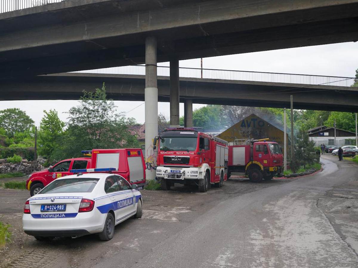 Gašenje požara ispod Pančevačkog mosta (11).jpg
