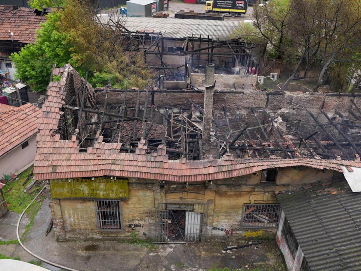 Gašenje požara ispod Pančevačkog mosta (15).jpg