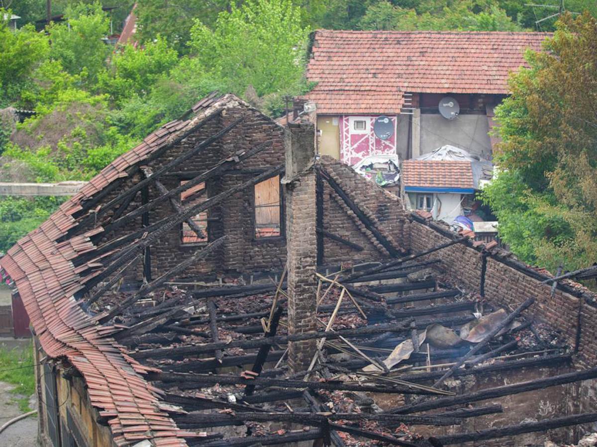 Gašenje požara ispod Pančevačkog mosta (17).jpg